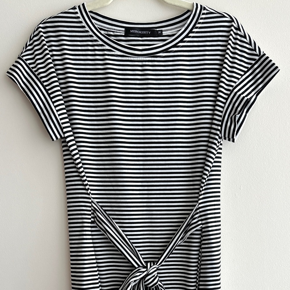 Merokeety Black and White Stripe Wrap Tie Front Knee Length Dress, Size Medium